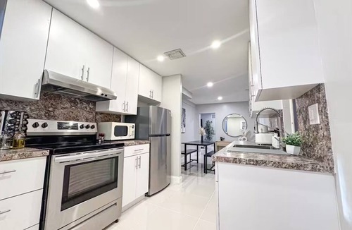 Little Haiti Apartment | 3BR/2BTH Wynwood Apt w/Parking, Mini Golf & Onsite Laundry