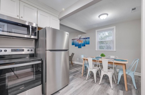Portsmouth House | 3BR, 6 Beds – Prime Stay Near Rivers Casino!