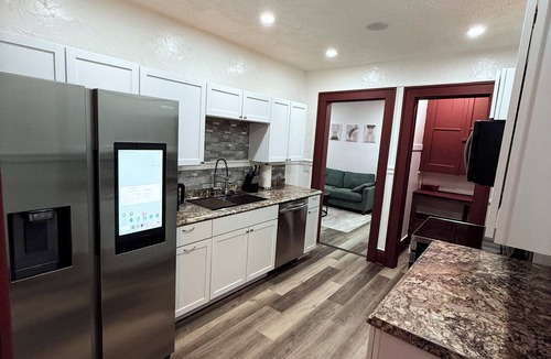 Downtown Rochester Apartment | 3BR Apartment in South Wedge Minutes from Downtown & Local Hotspots!