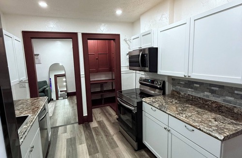 Downtown Rochester Apartment | 3BR Apartment in South Wedge Minutes from Downtown & Local Hotspots!
