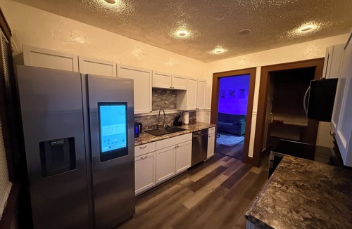 Downtown Rochester Apartment | 3BR Apartment in South Wedge Minutes from Downtown & Local Hotspots!