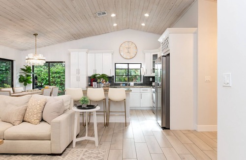 Lake Ida Shores House | 3BR Delray Retreat Pool + Hoops Near Beach