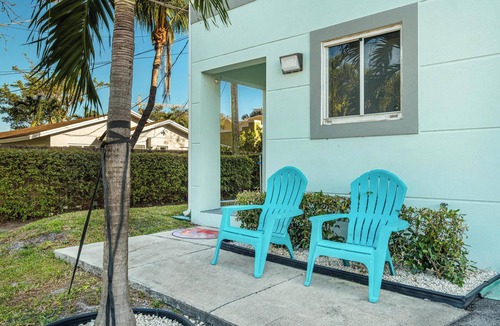 Central Fort Lauderdale Apartment | 3BR Ft Lauderdale Townhome + Game Room + Parking