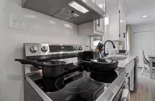 Petersburg House | “3BR Fully Furnished Corporate & Insurance