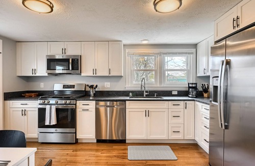 Hyannis House | 3BR Hyannis Oasis - Dog Friendly - Walk to Main St, Vineyard & Nantucket Ferry