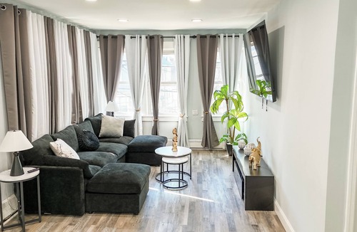 North Bergen House | 3BR Near NYC-Minutes from Cup World Stadium