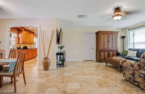 Lake Worth House | 3BR Pool Villa on Golf Course, Huge Yard & Games!