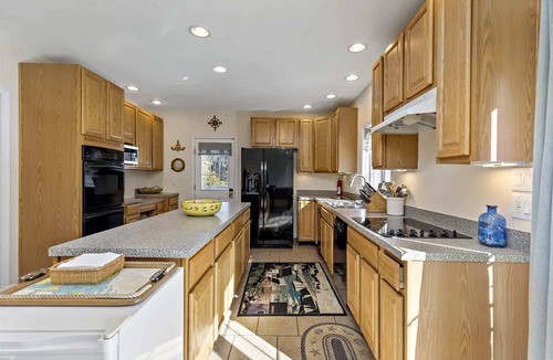 South Chatham House | 3BR Retreat Near Forest Beach & the Cape Cod Rail Trail