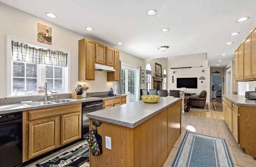South Chatham House | 3BR Retreat Near Forest Beach & the Cape Cod Rail Trail