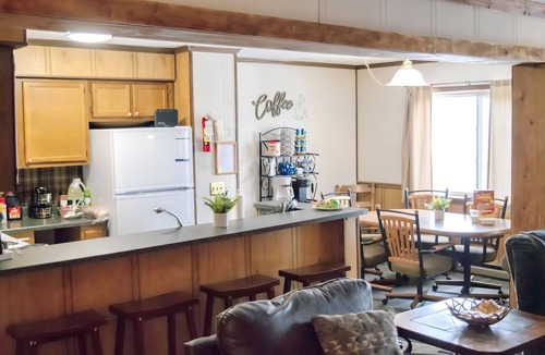 Edray Condo | 3BR Summit Retreat, Short Walk to Village & Slopes