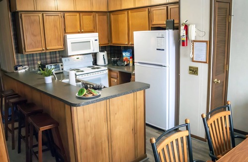 Edray Condo | 3BR Summit Retreat, Short Walk to Village & Slopes