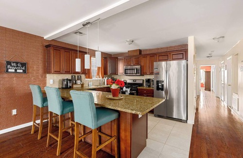 Newark House | 3BR w/Garage Parking | Near NYC & EWR