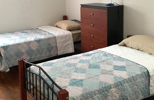Greenville Apartment | 3Brm +1 bathrm Home, Quiet, Close to New York City, Free parking