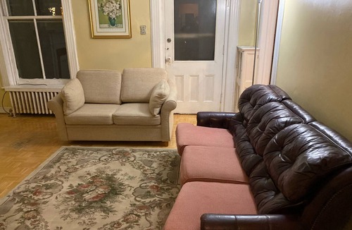 Albany House | 3R Cozy Furnished One-Bedroom apartment with Porch