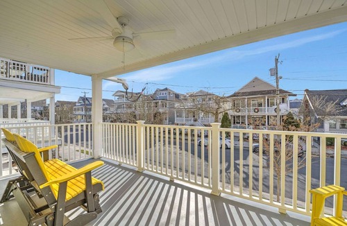 North End Condo | 3rd st Beauty w/elevator- sheets & towels incuded for a 7 plus night stay.