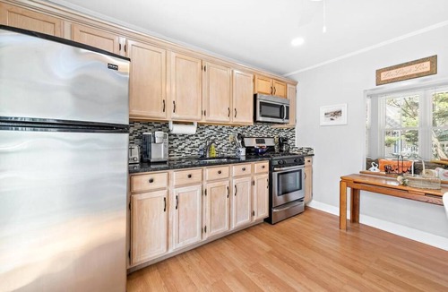 Beach Haven Apartment | *3rdtoBeach*BIG DISCOUNTS SUMMER WEEKS*Heart of BEACH HAVEN*Across Veterans PRK