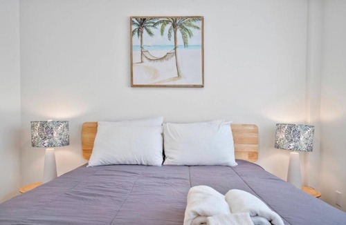 Coral Way Apartment | 3TVs Self Check-In Little Havana Full Kitchen WD -202-