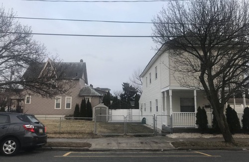 Wildwood Apartment | 4.5 blocks to beach. Huge yard