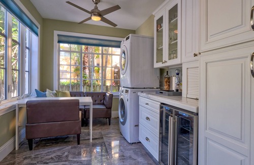 Bayshore Villa | 4/6bd SPACIOUS, Heart of Miami Beach! Mediterranean Villa w/Jacuzzi, HUGE YARD!