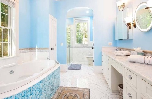 Wianno House | 4 acre waterfront property with heated pool and hot tub. Sleeps 20.