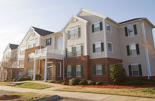 Berkeley Condo | 4 BDRM INDOOR/OUTDOOR POOLS, HOT TUB, NEAR BUSCH GARDENS, HUGE ROOM SLEEPS 12