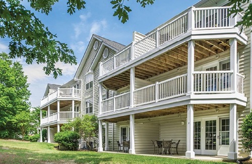Berkeley Condo | 4 BDRM SLEEPS 12 HUGE UNIT, LOADED WITH AMENITIES INDOOR/OUTDOOR POOLS, LOCATION