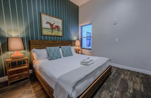 Downtown Boston Apartment | 4 Bed 2 Bath 200mbps Internet Luxury Keyless Entry