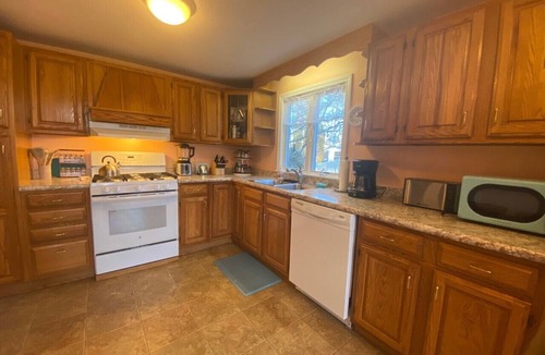 Dennis Port House | 4 Bed with access to Swan Pond-across the street. Kayaking & Paddleboading!
