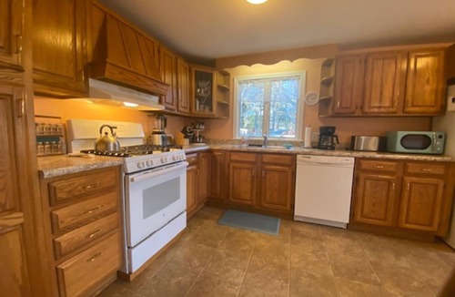 Dennis Port House | 4 Bed with access to Swan Pond-across the street. Kayaking & Paddleboading!