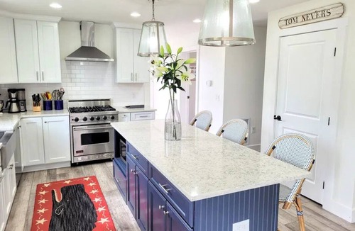 Tom Nevers House | 4 Bed with Pool and spa