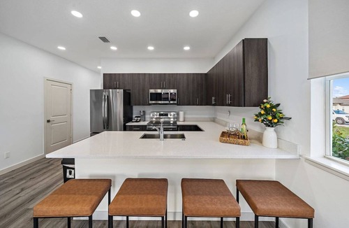 Riviera Beach House | 4 Bed WPB - Home Near 95, Airport, DT & Beaches