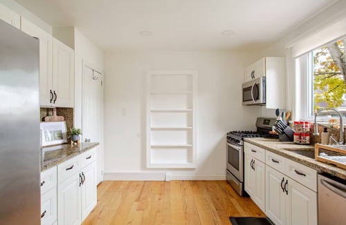 Wilmington House | 4-bedroom 2 Full Bath Cozy Retreat