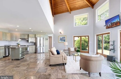Stevensville Apartment | 4 bedroom bayfront oasis with spectacular views!