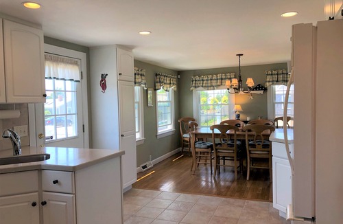 West Dennis House | 4 Bedroom Beach Getaway 1000 feet to the Beach Central A/C