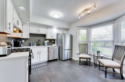 Virginia Beach House | 4 Bedroom Beachside Retreat – High - Speed WiFi Included