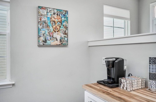 Hampton House | 4 Bedroom Cottage - 5 Minutes from both beaches