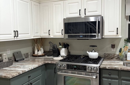 Fairport Harbor House | 4 bedroom Dog Friendly Lake house, in charming beach town of Fairport Harbor