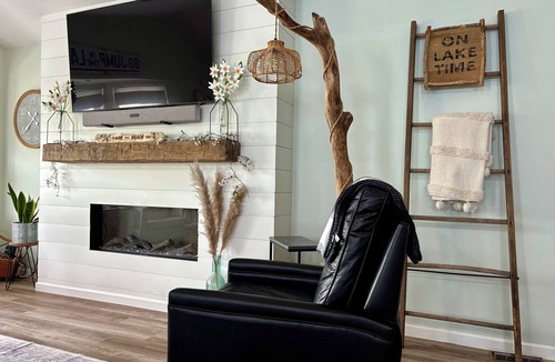 Fairport Harbor House | 4 bedroom Dog Friendly Lake house, in charming beach town of Fairport Harbor