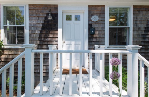 Nantucket Town House | 4 Bedroom Gem, 10 minute walk to town!