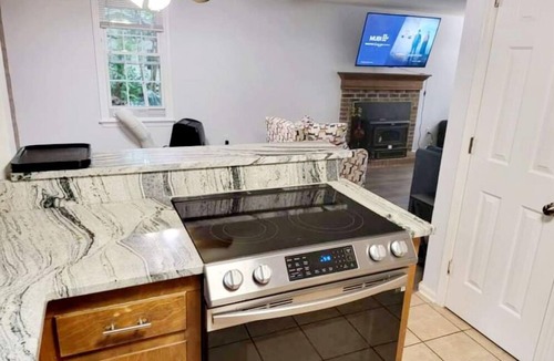 Salisbury House | 4-Bedroom House Close to Beach