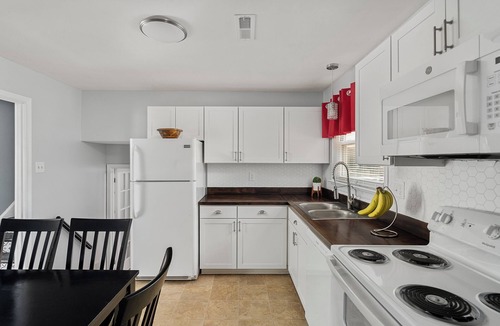 Midlothian House | 4-bedroom house in charming Midlothian 20 min to Richmond and Petersburg.