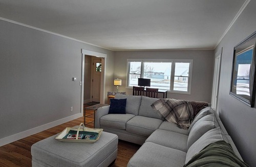 Frontenac House | 4-bedroom house in charming Clayton with river view