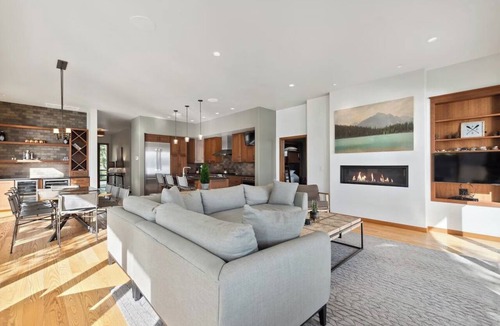 Bigfork House | 4-bedroom Lake House with dock and boat slip in Bigfork