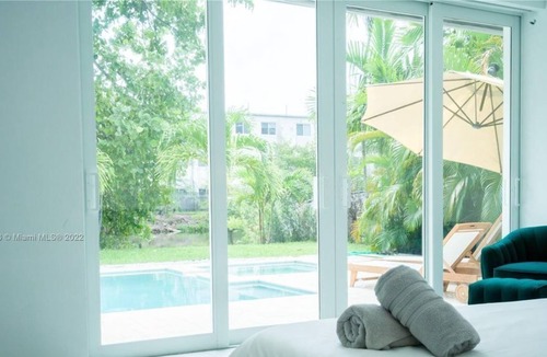 North Miami Apartment | 4 Bedroom Single family 439679 by Houzlet