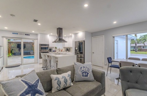 Pembroke Pines Villa | 4-Bedroom Villa, Pool, Game Room, Near The Beach & Hard Rock Hotel