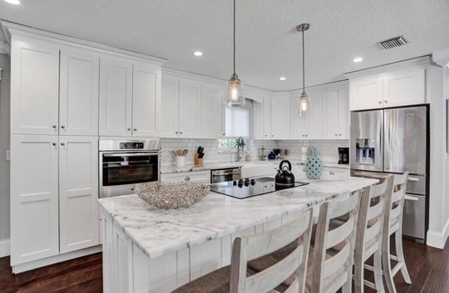 Deerfield Beach Villa | 4 BR Beach Home Heated Pool Jacuzzi + Tiki TV Hut