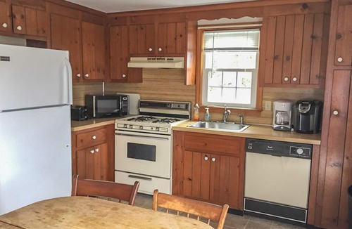 Dennis Port House | 4 BR Dennis Port Home Near Sea Street Beach Central A/C (1975)
