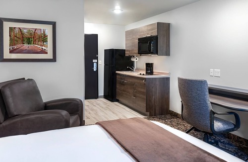 Dahlgren Hotel | 4 Homey and Pet-Friendly Rooms with Kitchen Near Shopping, Dining, &Major Hubs