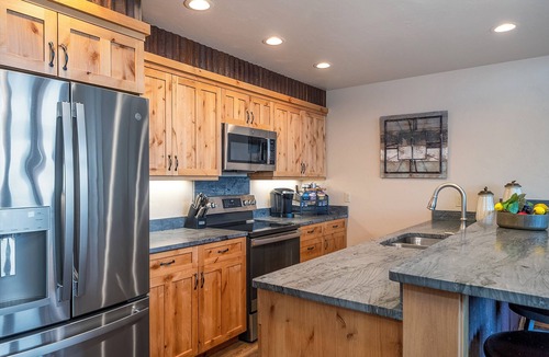 Bigfork House | 4 king beds w/ensuites | Double the Living Space!
