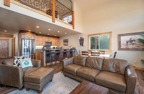 Bigfork House | 4 king beds w/ensuites | Double the Living Space!